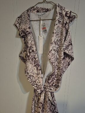 le chateau Maroon & White Snake-Print Tie-Front Vest
